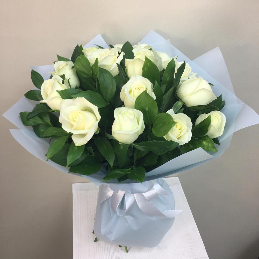 Букет 15 Белых роз Проуд в Мелехово