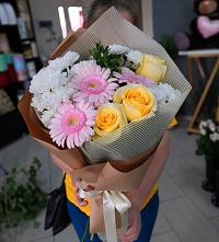 Букет цветов из:  Герберы, Розы и Хризантемы в Мелехово