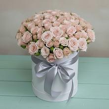 Цветочная композиция из Розы в шляпной коробке в Мелехово