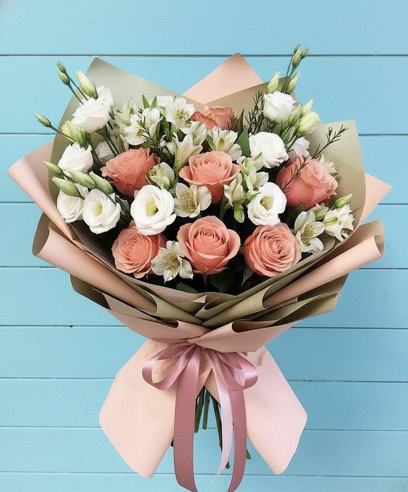 Букет цветов из: Розы, Альстромерии и Лизиантусы в Мелехово