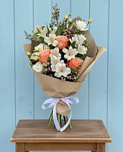 Букет цветов из:  Альстромерии, Лизиантусы, Розы и Хризантемы в Мелехово