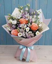 Букет цветов из:  Лизиантусы, Розы, Альстромерии и Гипсофила в Мелехово