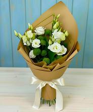 Букет цветов из:  Хризантемы и Лизиантусы в Мелехово