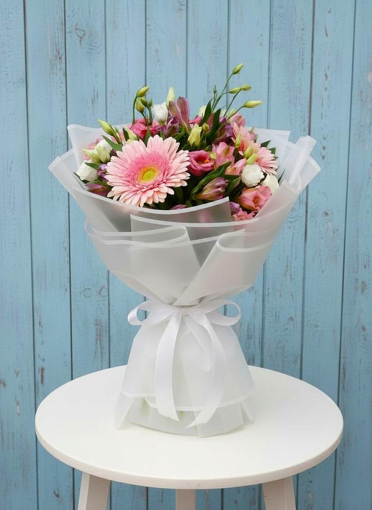 Букет цветов из: Герберы, Альстромерии и Лизиантусы в Мелехово