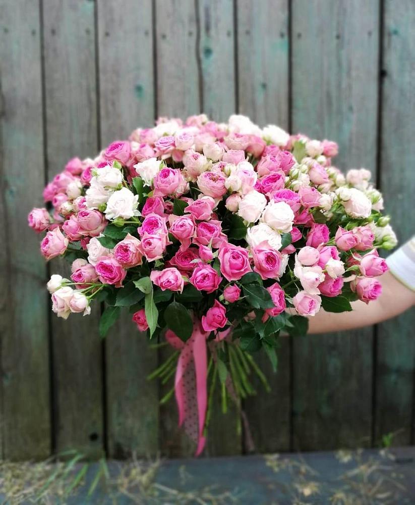 Букет Розовые кустовые розы Натали и Лав Лидия в Мелехово