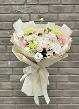 Букет цветов из:  Гвоздики, Розы, Лизиантусы и Хризантемы #REPLACE_PRED# Мелехово