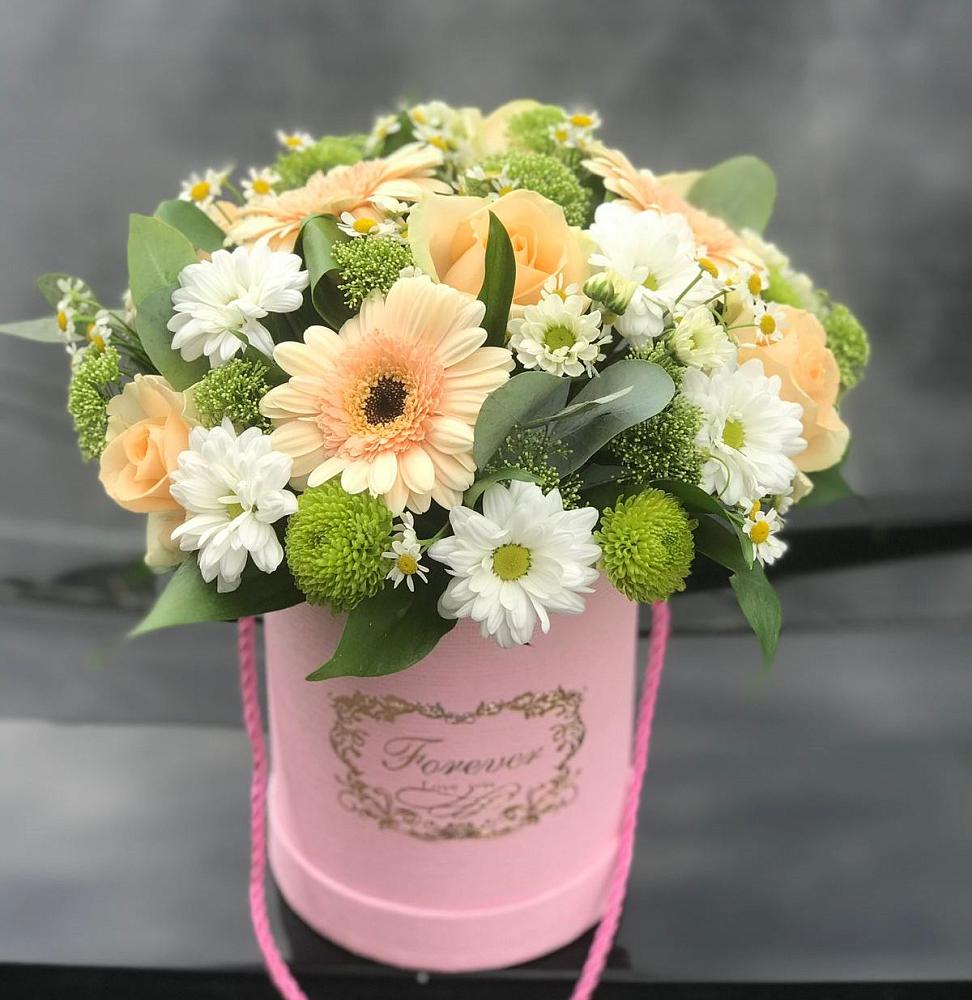 Цветочная композиция из Розы, Герберы и Хризантемы в шляпной коробке в Мелехово