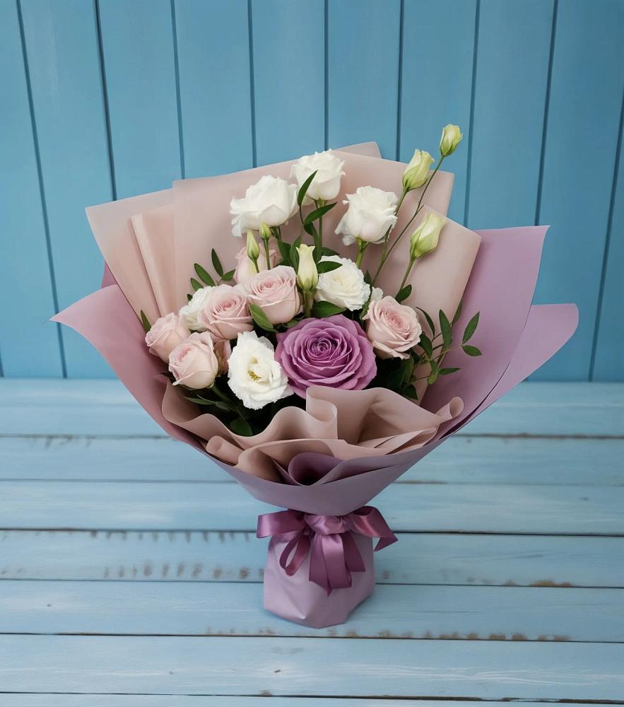 Букет цветов из: Розы и Лизиантусы в Мелехово